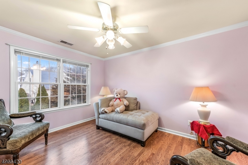 POETS PEAK - Residential