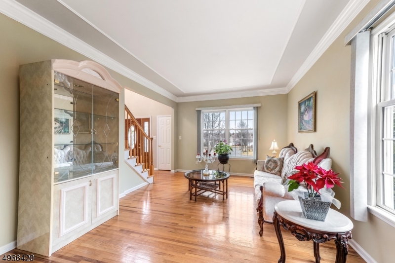 POETS PEAK - Residential