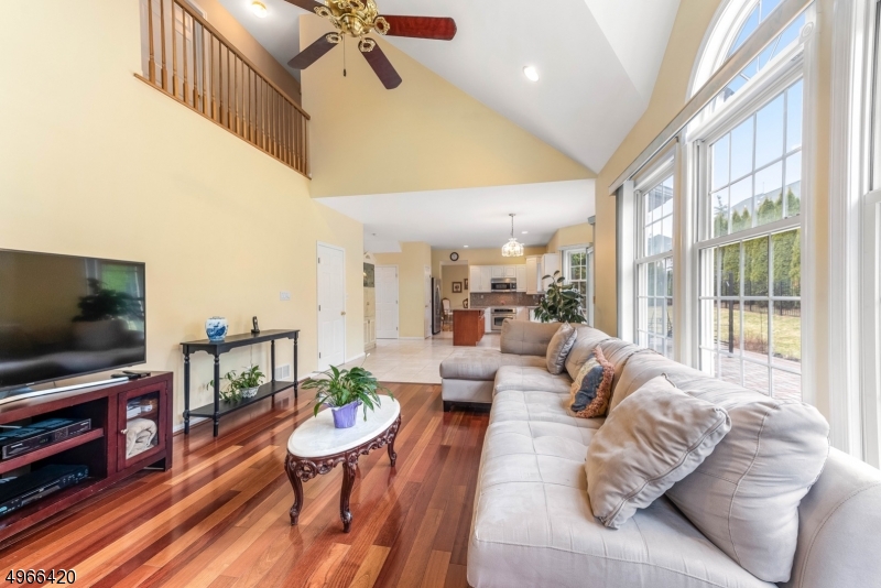 POETS PEAK - Residential