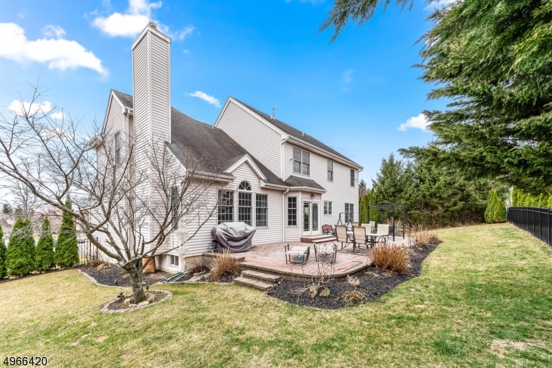 POETS PEAK - Residential