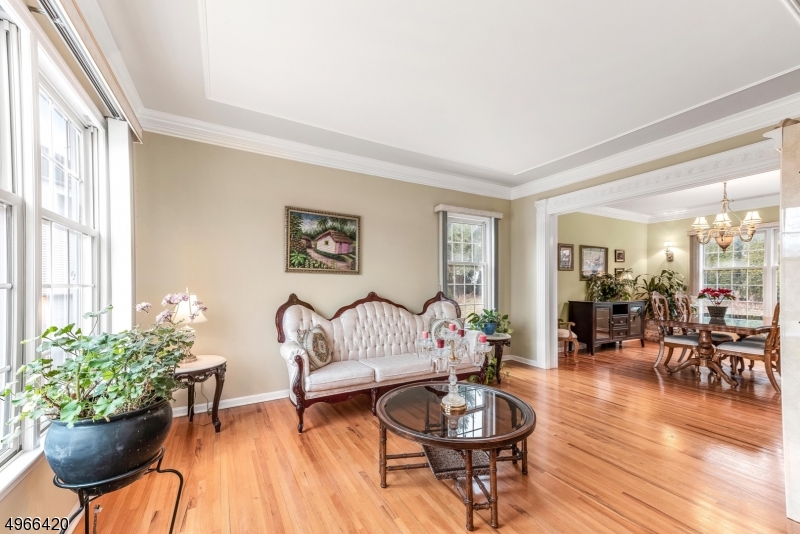 POETS PEAK - Residential