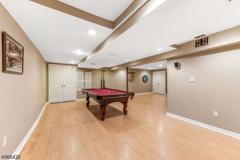POETS PEAK - Residential