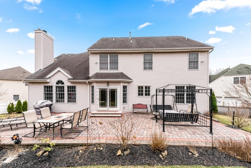 POETS PEAK - Residential