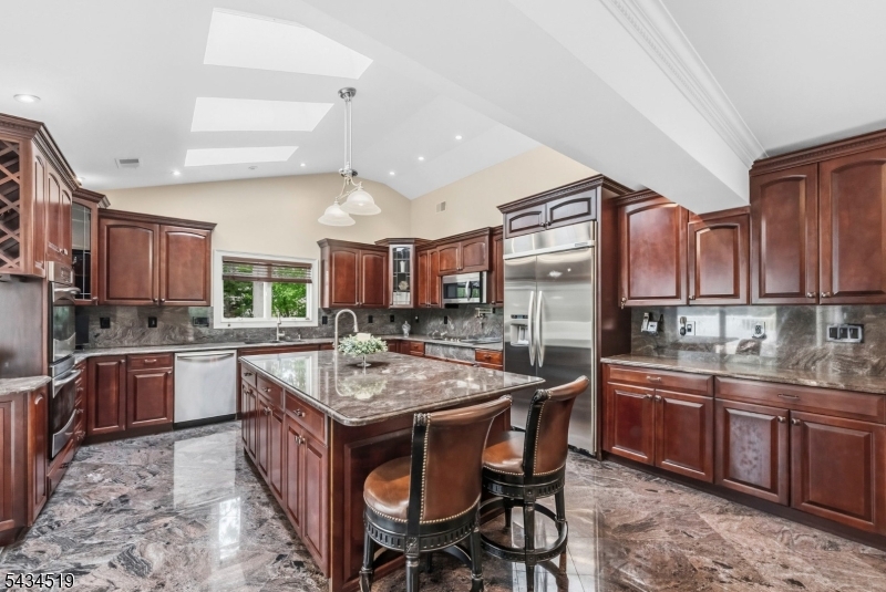 HILLCREST - Residential