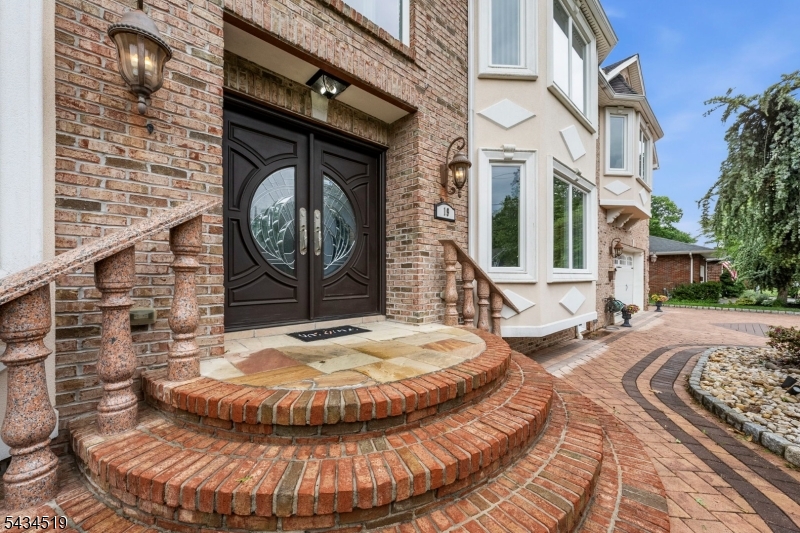 HILLCREST - Residential