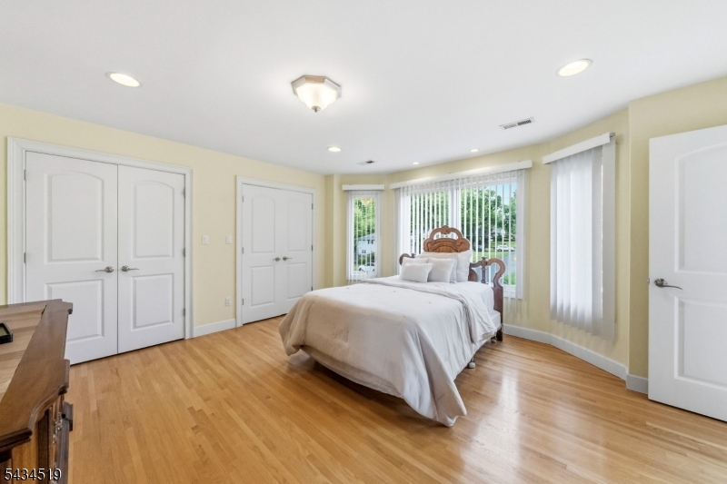 HILLCREST - Residential