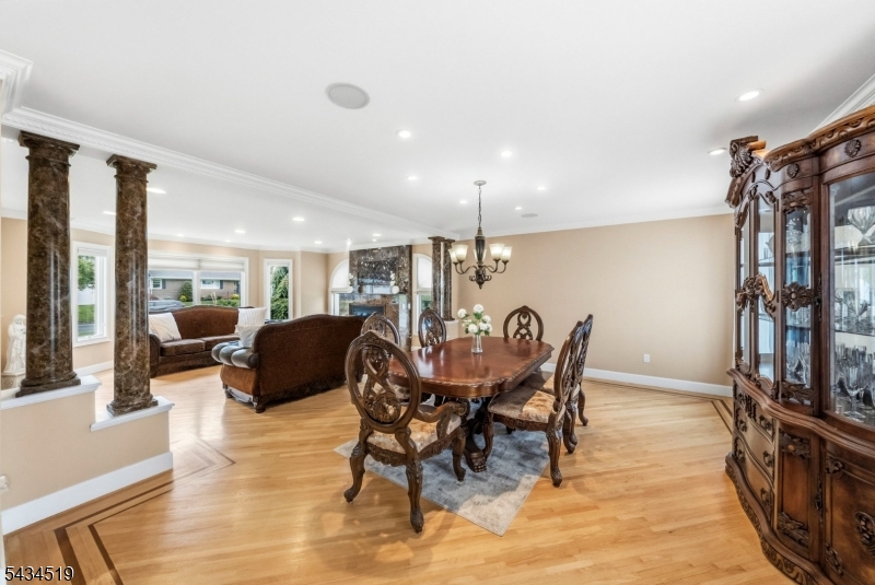 HILLCREST - Residential