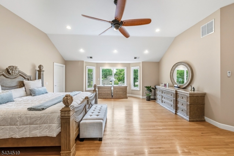 HILLCREST - Residential