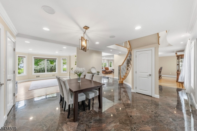 HILLCREST - Residential
