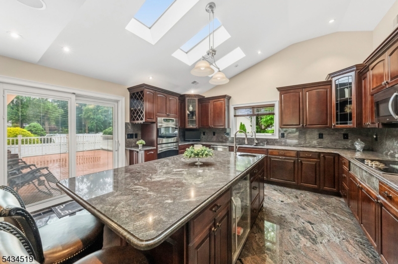 HILLCREST - Residential