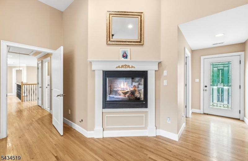 HILLCREST - Residential