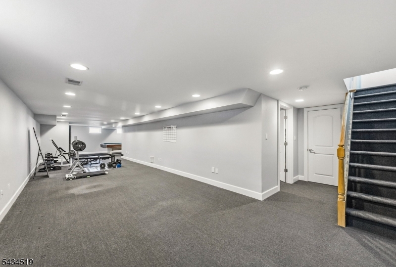 HILLCREST - Residential