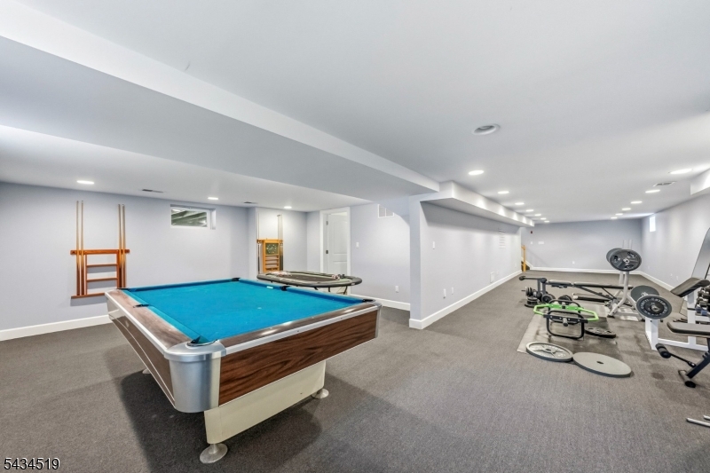 HILLCREST - Residential