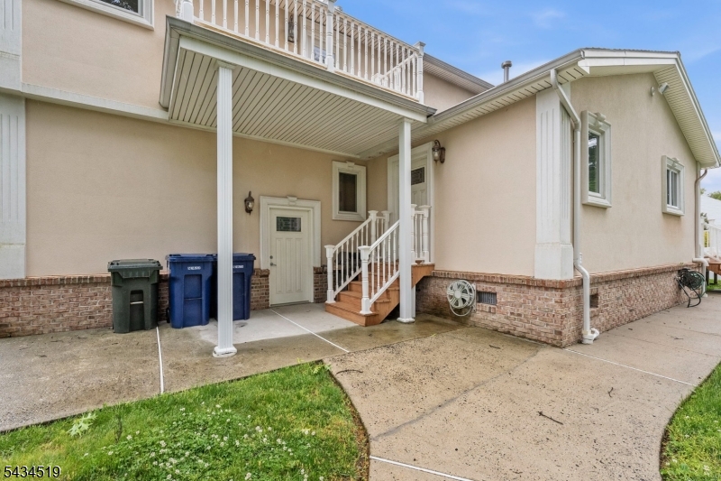 HILLCREST - Residential