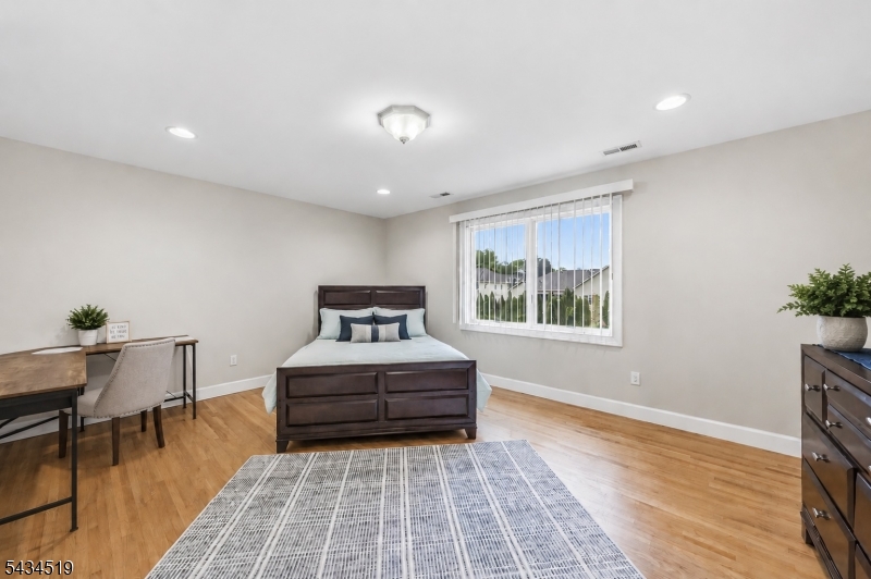 HILLCREST - Residential