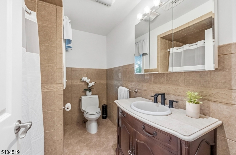 HILLCREST - Residential