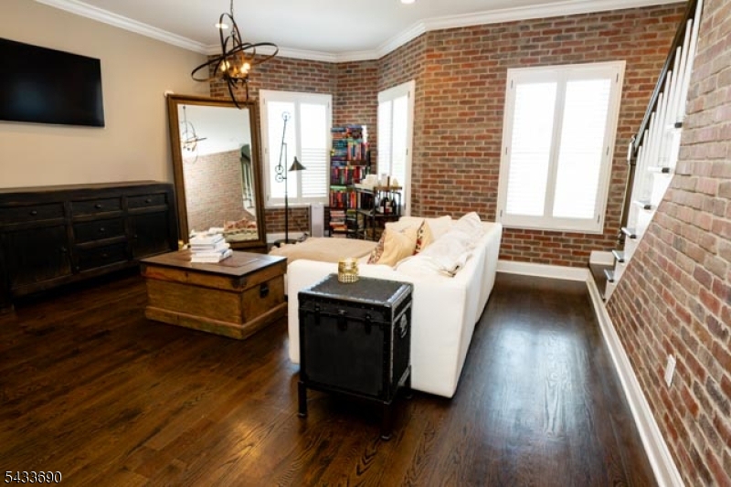 STONYBROOK BROWNSTONES - Residential