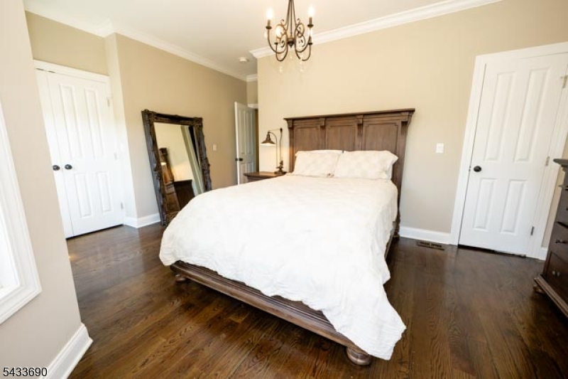 STONYBROOK BROWNSTONES - Residential