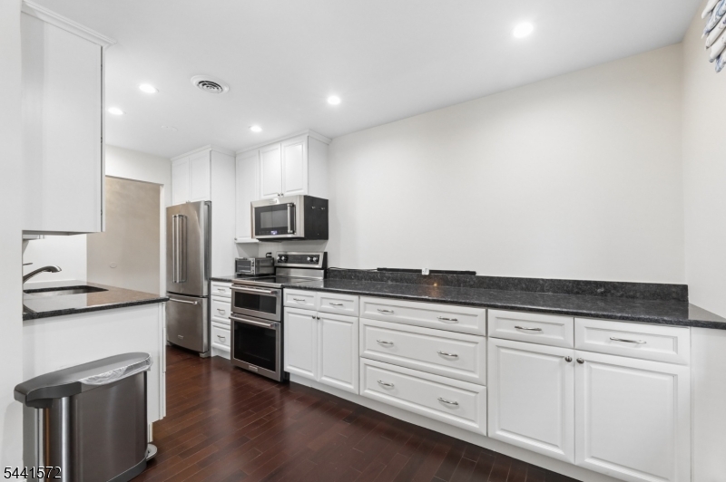 Hereaige Arms - Residential Lease