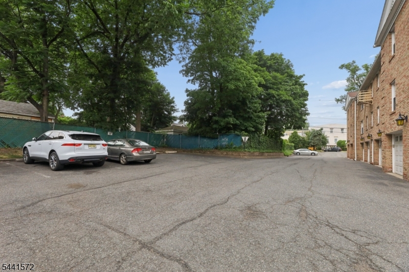 Hereaige Arms - Residential Lease