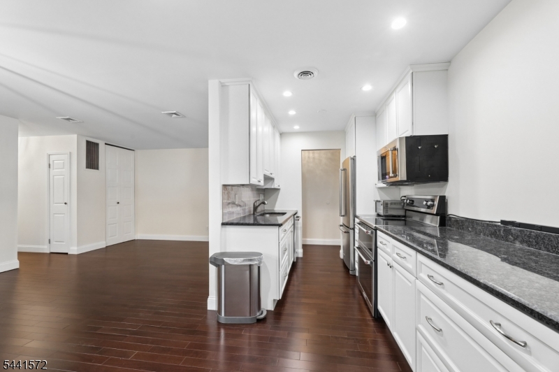Hereaige Arms - Residential Lease
