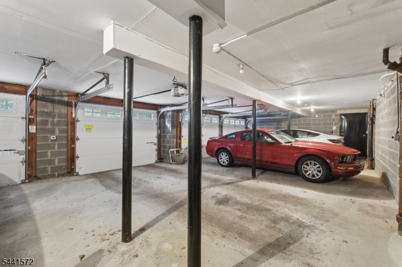 Hereaige Arms - Residential Lease