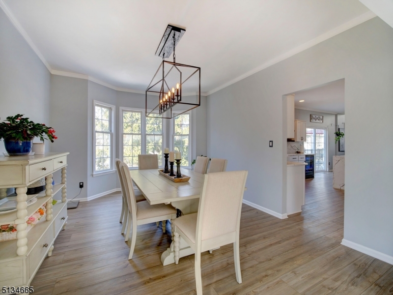 POETS PEAK - Residential