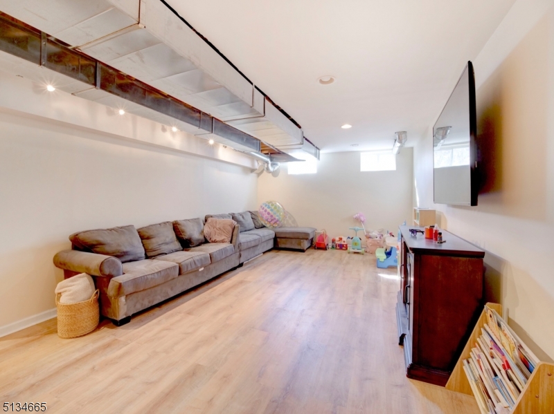 POETS PEAK - Residential