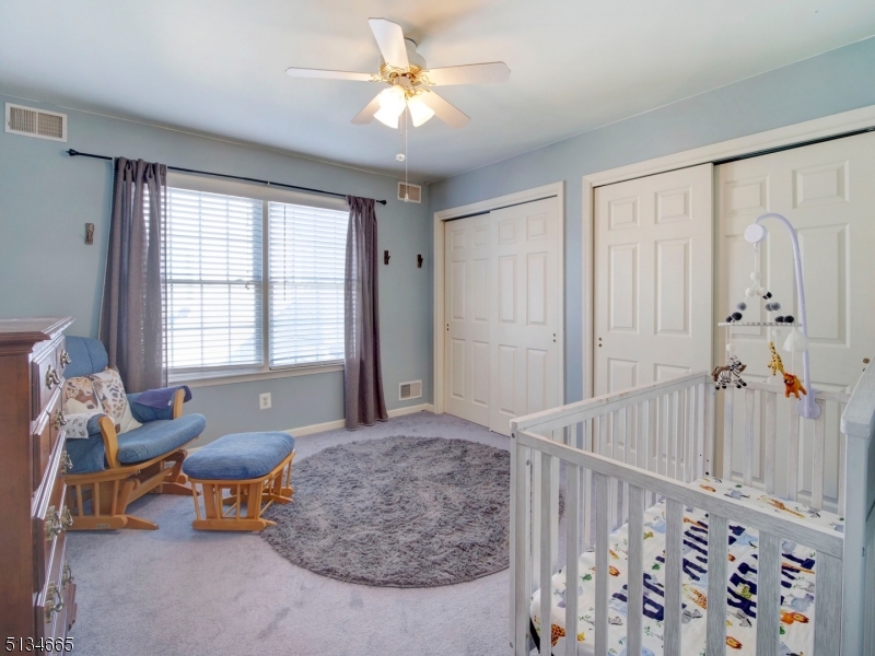 POETS PEAK - Residential