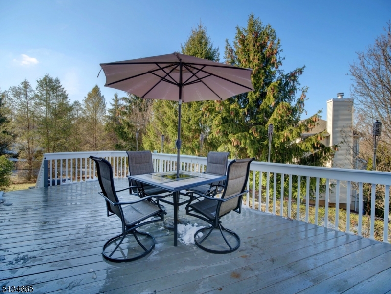 POETS PEAK - Residential