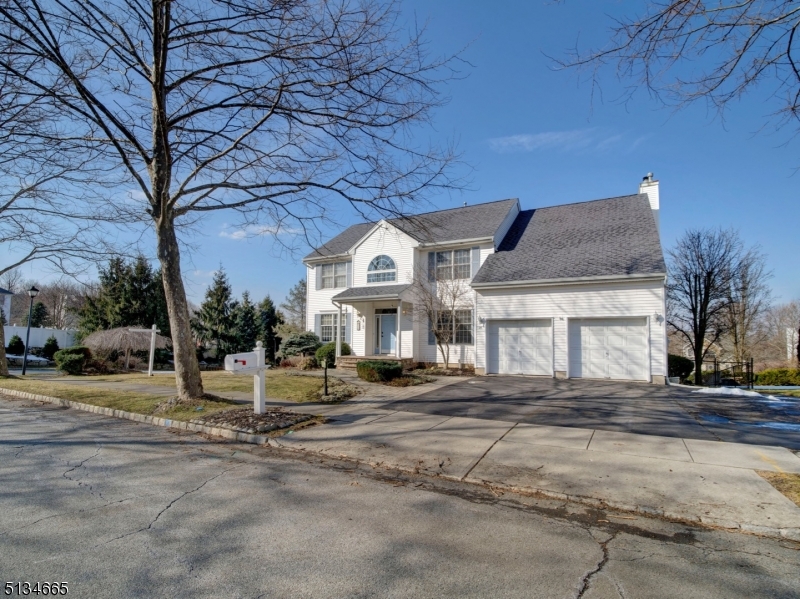 POETS PEAK - Residential