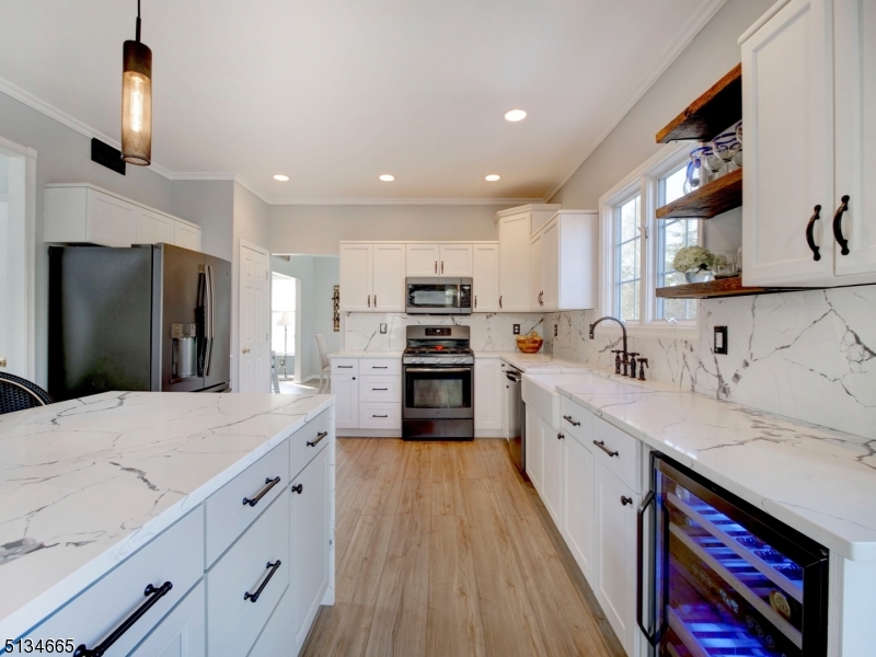 POETS PEAK - Residential