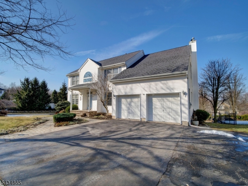 POETS PEAK - Residential