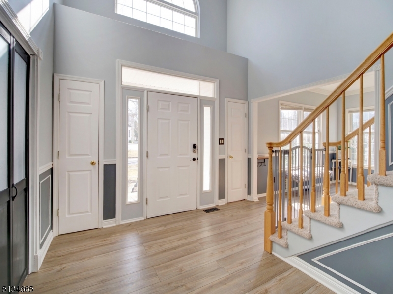 POETS PEAK - Residential