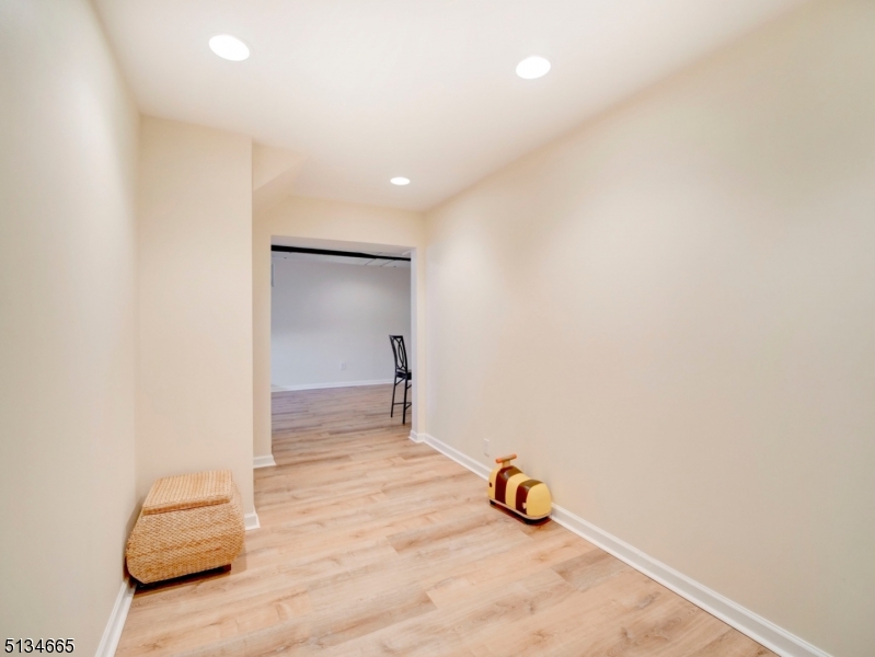 POETS PEAK - Residential