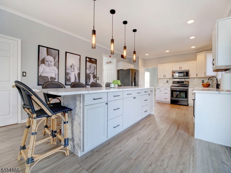 POETS PEAK - Residential