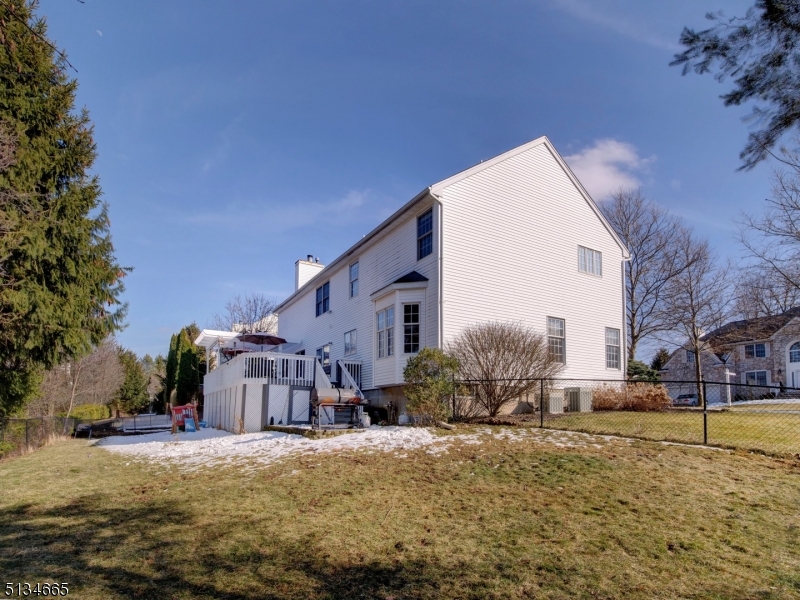 POETS PEAK - Residential