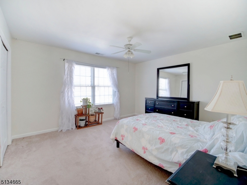 POETS PEAK - Residential