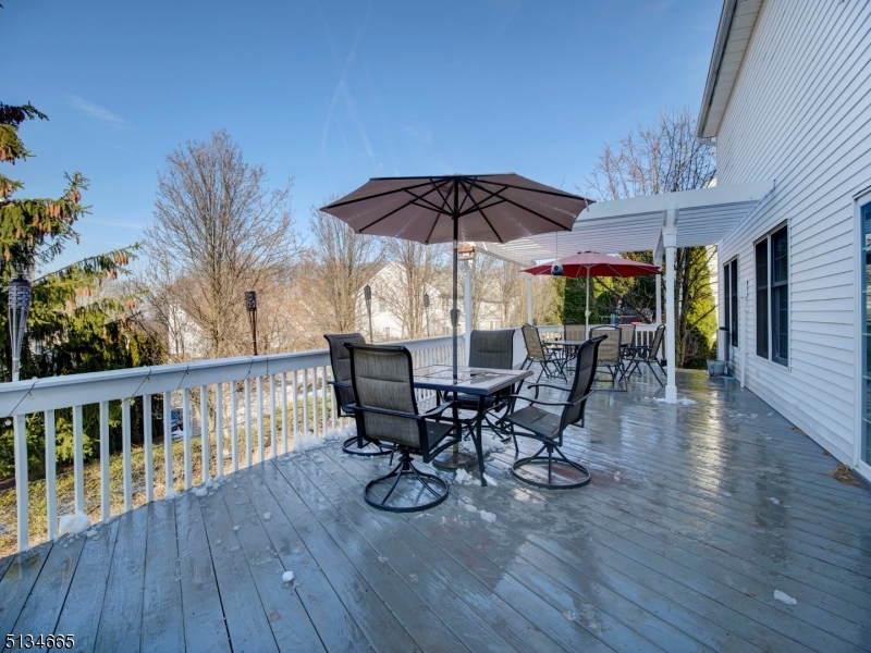 POETS PEAK - Residential