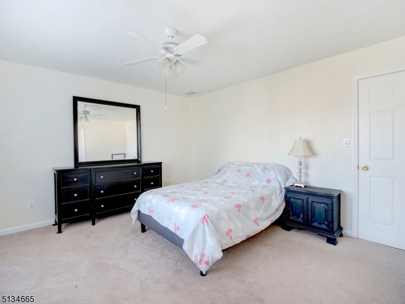 POETS PEAK - Residential