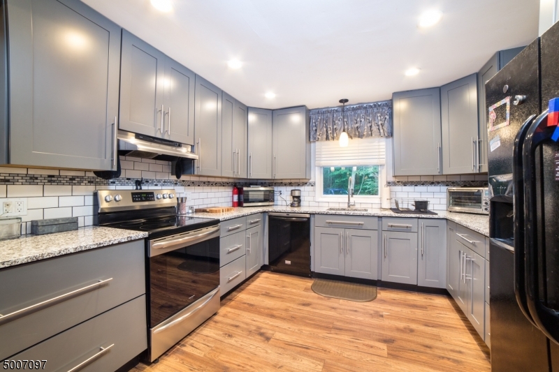 HIRAMS GROVE - Residential