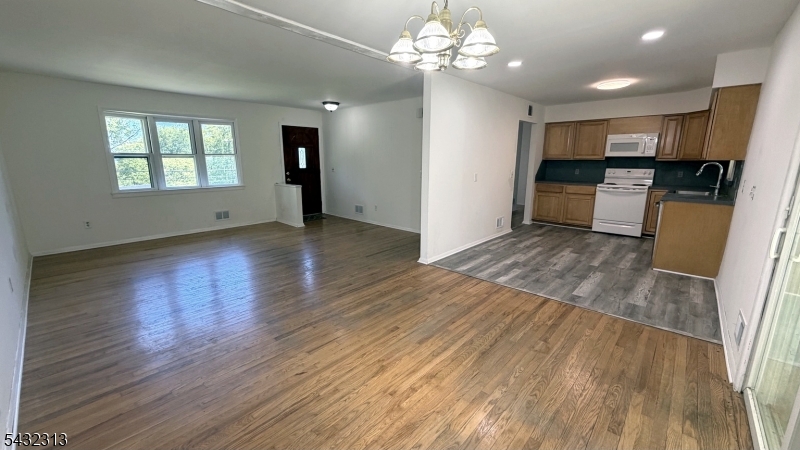 WHITE MEADOW LAKE - Residential