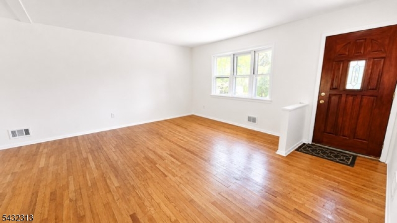 WHITE MEADOW LAKE - Residential