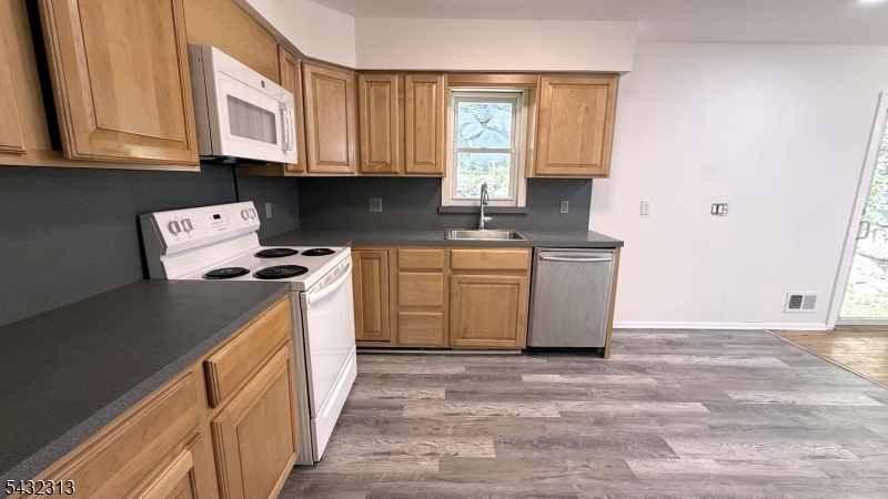 WHITE MEADOW LAKE - Residential