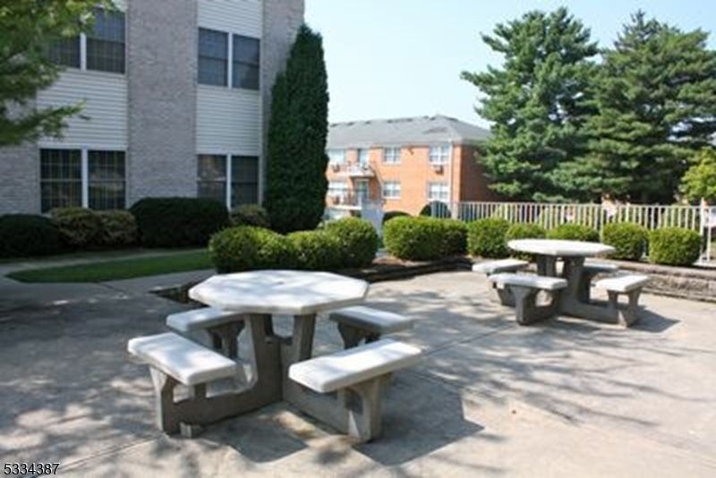 Vail Manor - Residential Lease