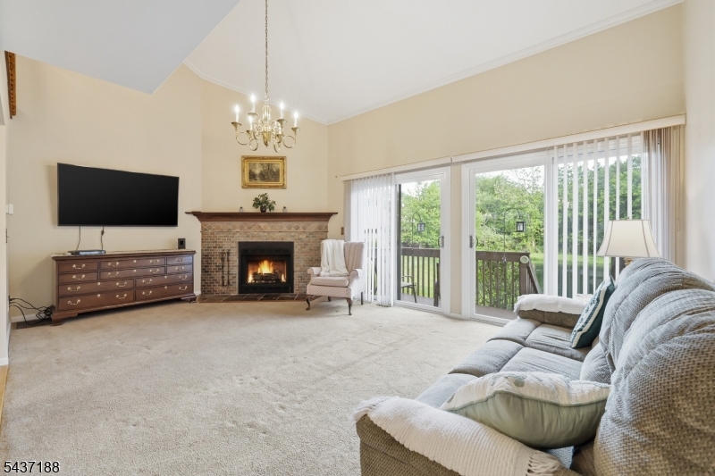 HAMPTON COMMONS - Residential