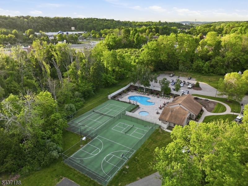 HAMPTON COMMONS - Residential