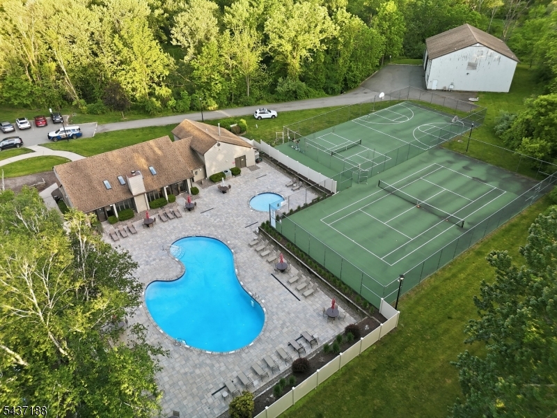 HAMPTON COMMONS - Residential