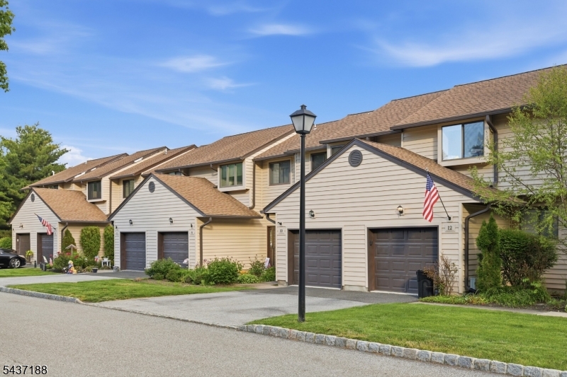 HAMPTON COMMONS - Residential