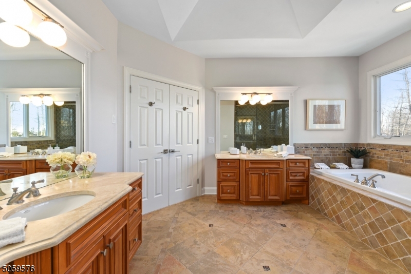 The Legends / Riker Hill - Residential